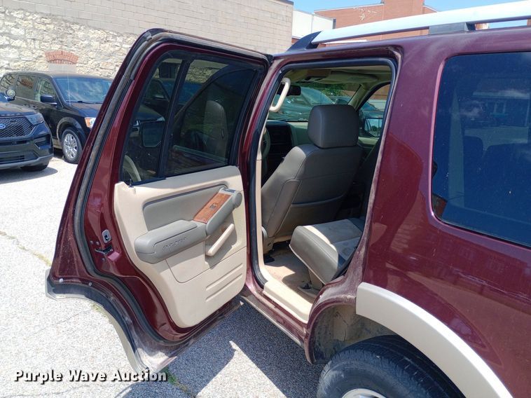 image for item DQ7172 2006 Ford Explorer Eddie Bauer SUV