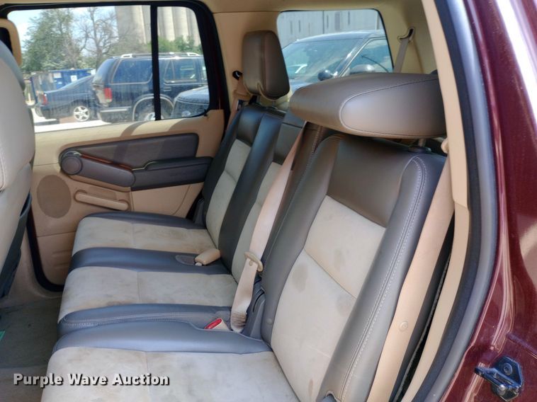 image for item DQ7172 2006 Ford Explorer Eddie Bauer SUV