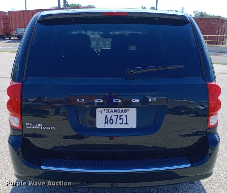 image for item DQ7173 2020 Dodge Grand Caravan van