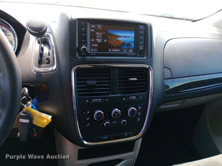 image for item DQ7173 2020 Dodge Grand Caravan van