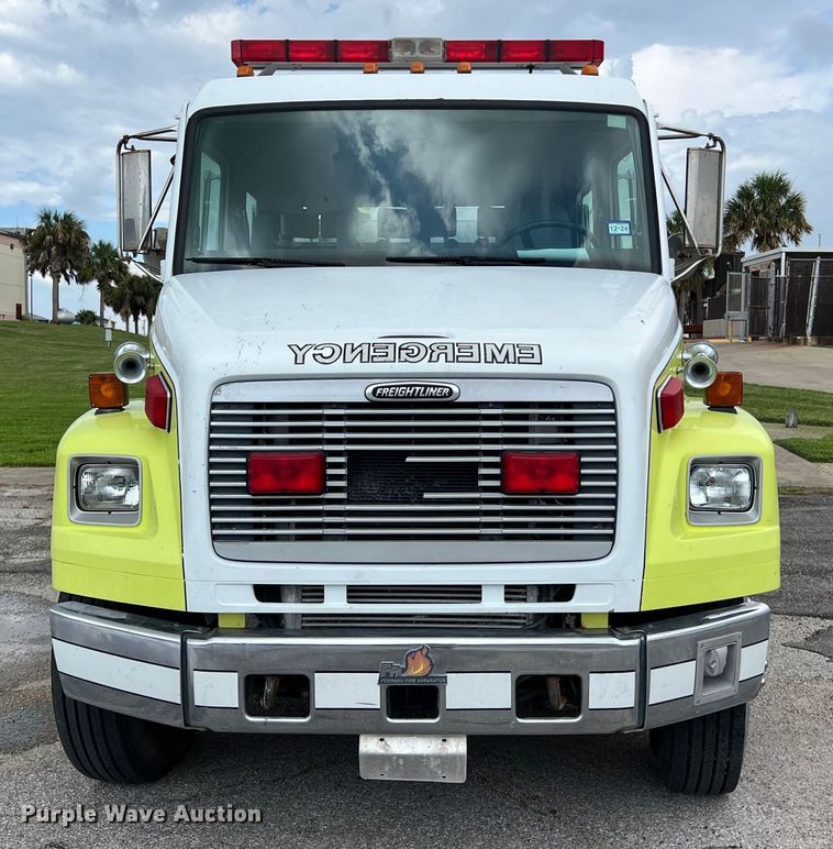image for item DS3117 1999 Freightliner pumper fire truck