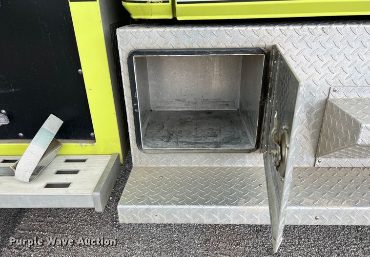 image for item DS3117 1999 Freightliner pumper fire truck