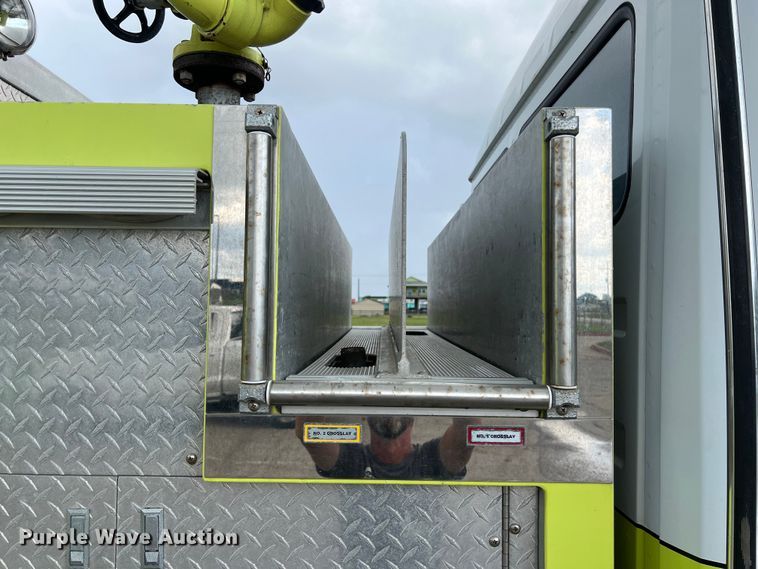 image for item DS3117 1999 Freightliner pumper fire truck