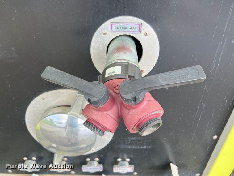 image for item DS3117 1999 Freightliner pumper fire truck