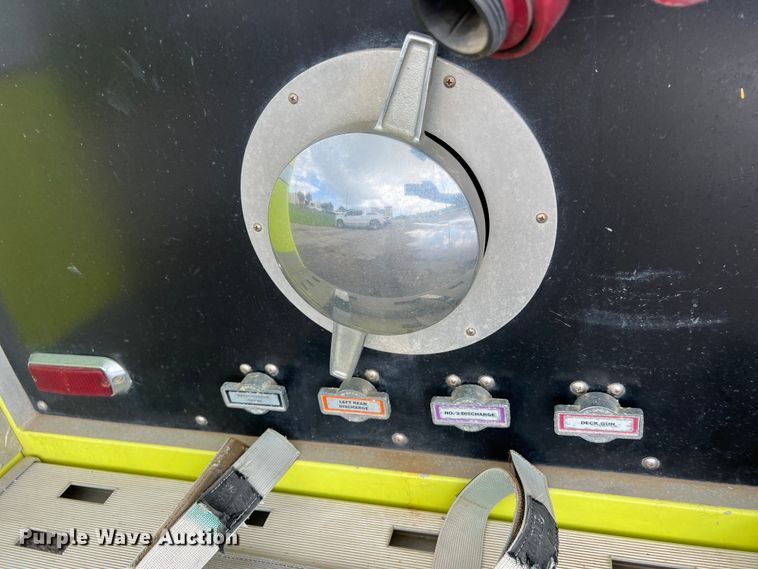 image for item DS3117 1999 Freightliner pumper fire truck