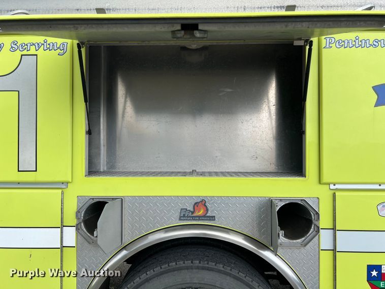 image for item DS3117 1999 Freightliner pumper fire truck