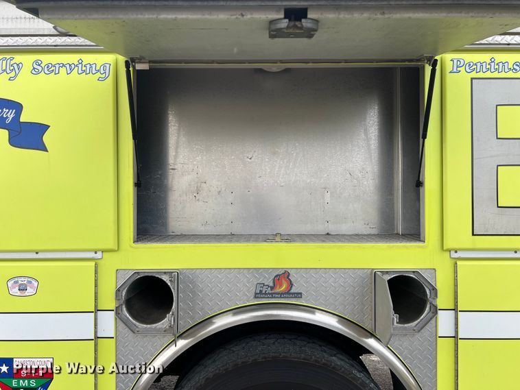 image for item DS3117 1999 Freightliner pumper fire truck