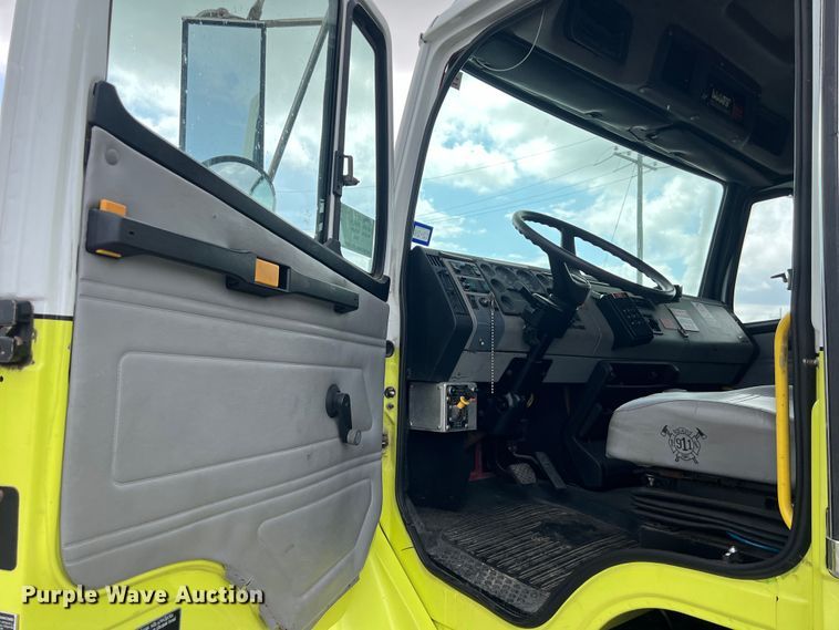 image for item DS3117 1999 Freightliner pumper fire truck