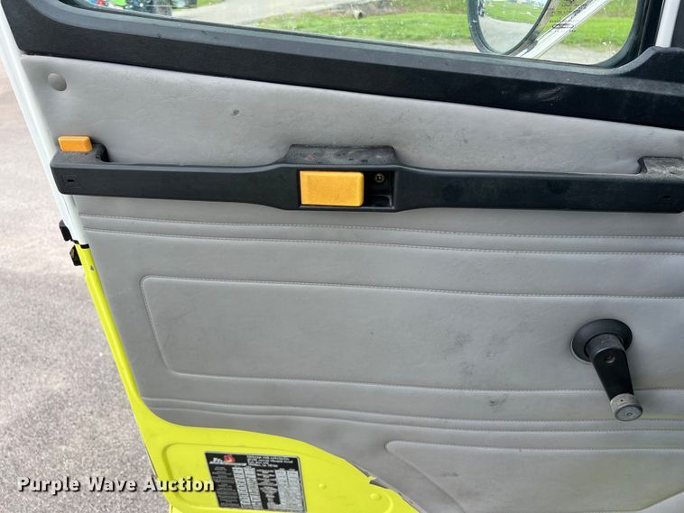 image for item DS3117 1999 Freightliner pumper fire truck