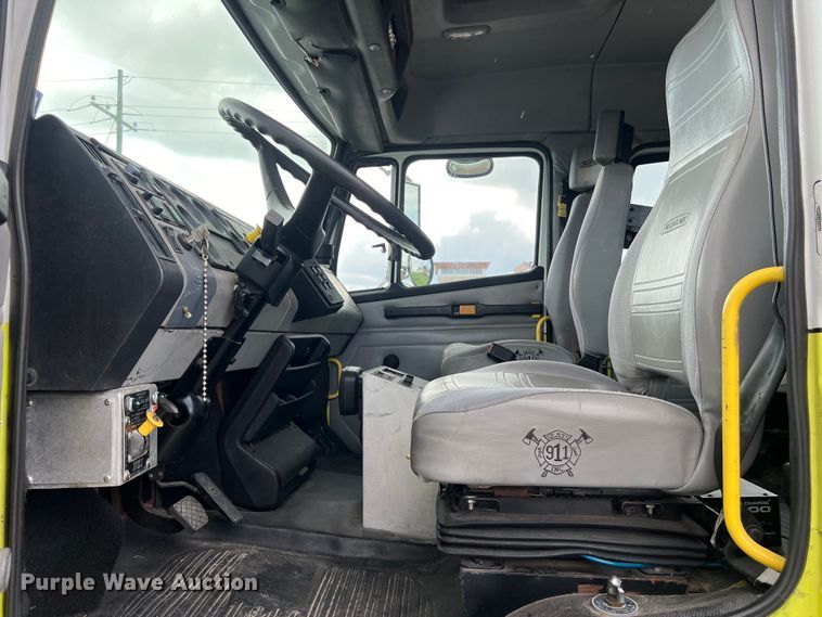 image for item DS3117 1999 Freightliner pumper fire truck