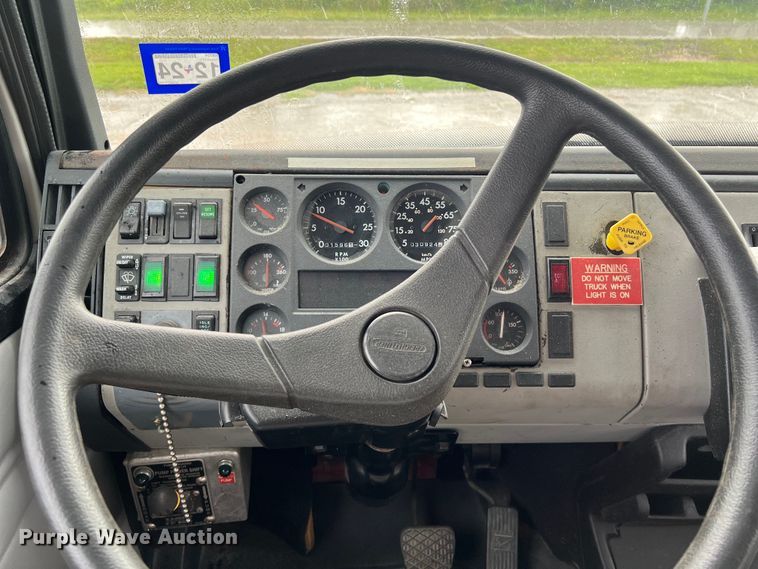 image for item DS3117 1999 Freightliner pumper fire truck