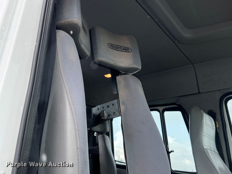 image for item DS3117 1999 Freightliner pumper fire truck