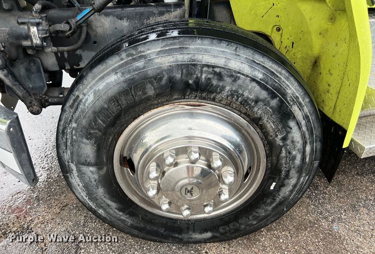 image for item DS3117 1999 Freightliner pumper fire truck