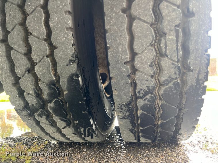 image for item DS3117 1999 Freightliner pumper fire truck