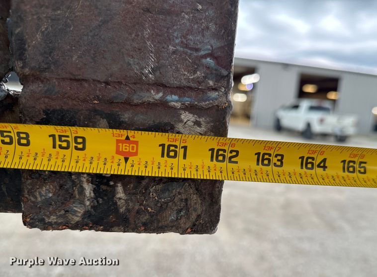 image for item DX0672 1981 Ford F700 dump truck