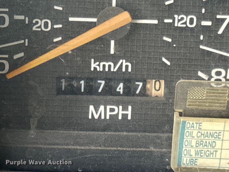 image for item DX0672 1981 Ford F700 dump truck