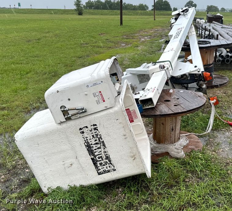 image for item DX0673 2011 Terex  Hi-Ranger LT-40 bucket lift