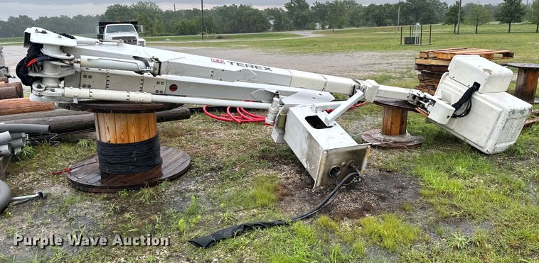 image for item DX0673 2011 Terex  Hi-Ranger LT-40 bucket lift