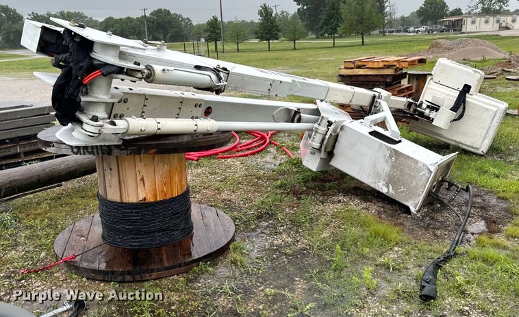 image for item DX0673 2011 Terex  Hi-Ranger LT-40 bucket lift