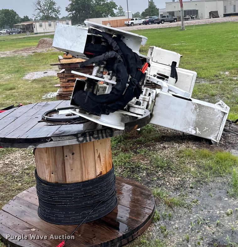 image for item DX0673 2011 Terex  Hi-Ranger LT-40 bucket lift