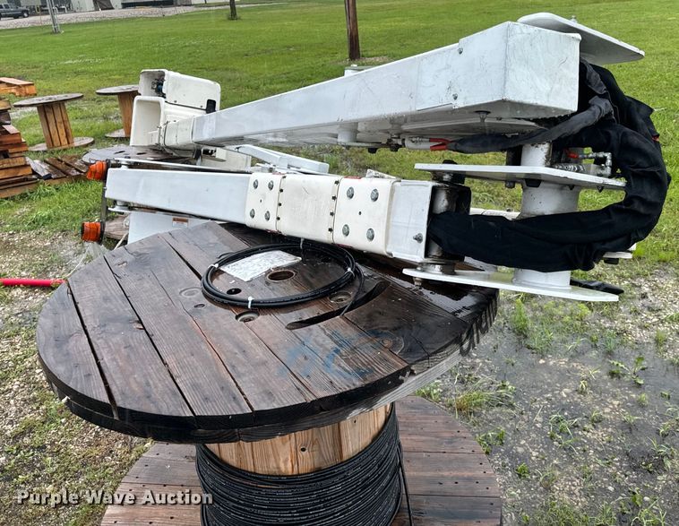 image for item DX0673 2011 Terex  Hi-Ranger LT-40 bucket lift