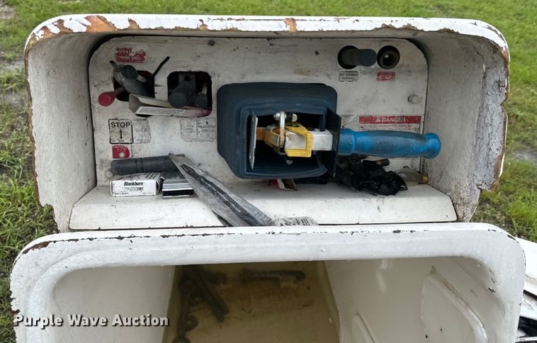 image for item DX0673 2011 Terex  Hi-Ranger LT-40 bucket lift