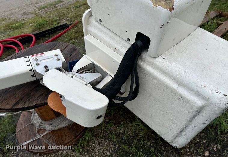 image for item DX0673 2011 Terex  Hi-Ranger LT-40 bucket lift