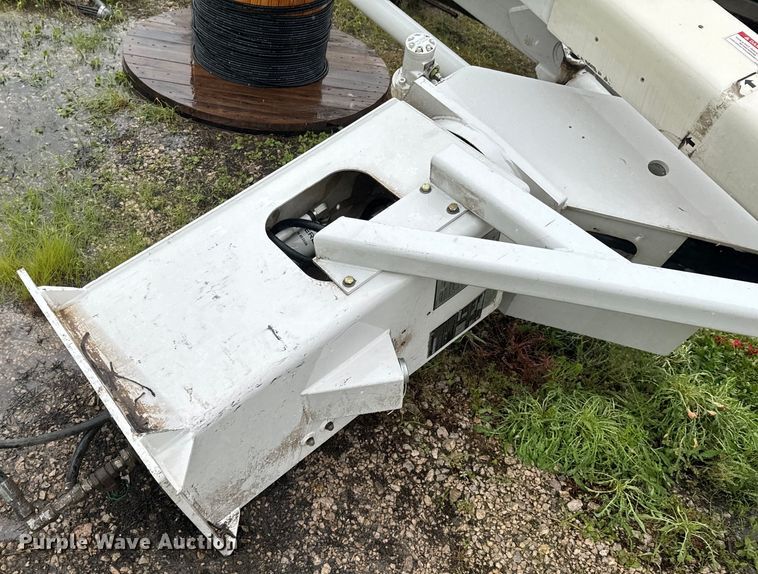 image for item DX0673 2011 Terex  Hi-Ranger LT-40 bucket lift