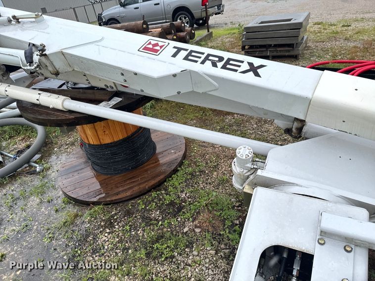 image for item DX0673 2011 Terex  Hi-Ranger LT-40 bucket lift