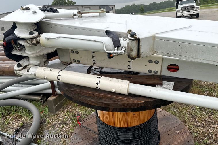 image for item DX0673 2011 Terex  Hi-Ranger LT-40 bucket lift