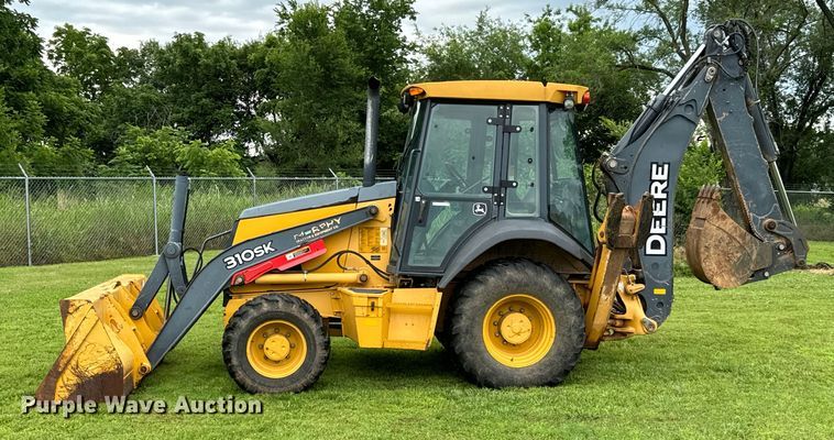 image for item DX0674 2014 John Deere 310SK backhoe