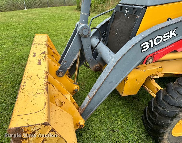 image for item DX0674 2014 John Deere 310SK backhoe