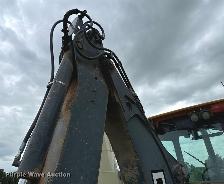 image for item DX0674 2014 John Deere 310SK backhoe