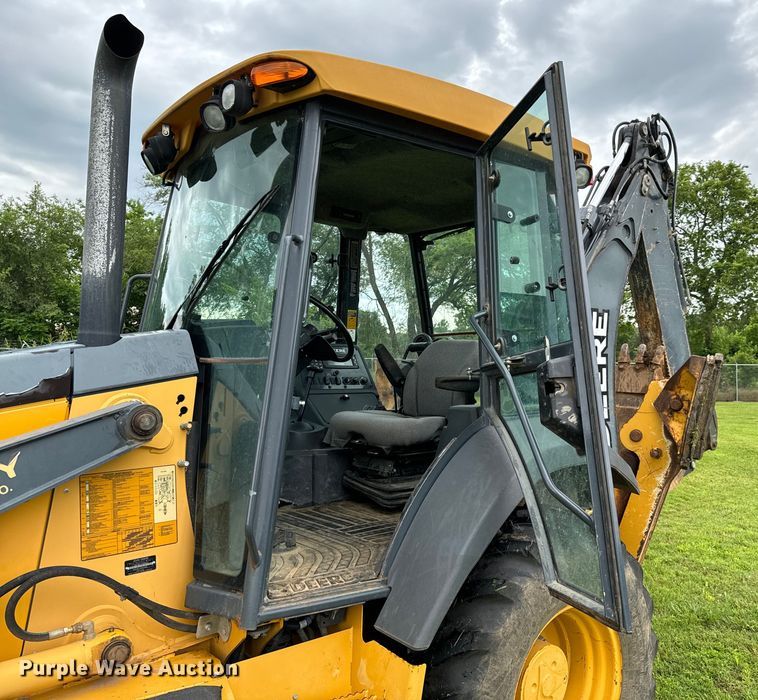 image for item DX0674 2014 John Deere 310SK backhoe