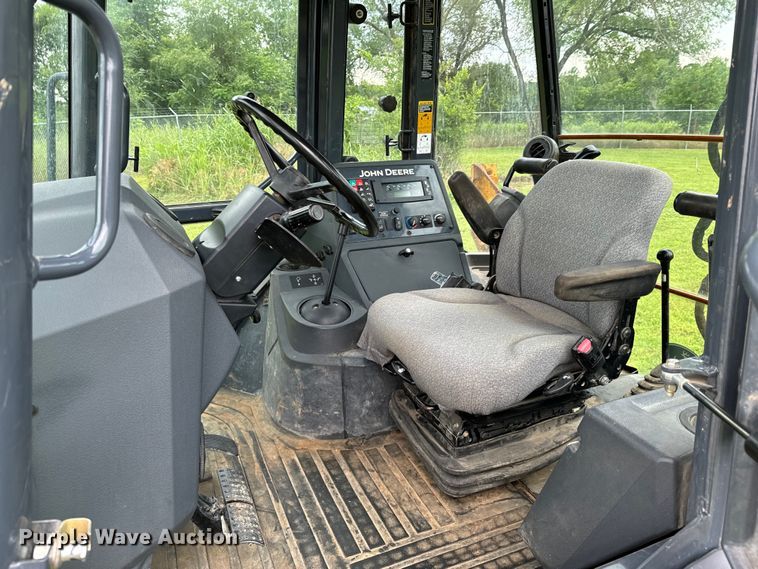 image for item DX0674 2014 John Deere 310SK backhoe