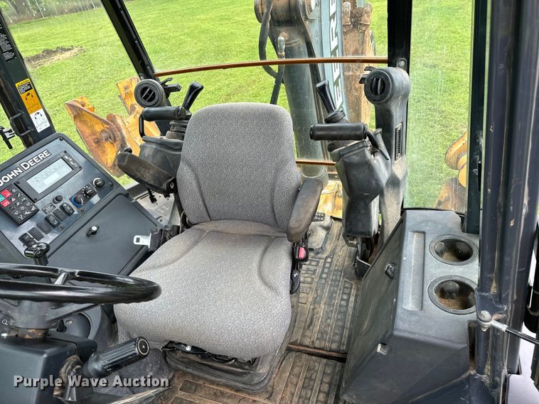 image for item DX0674 2014 John Deere 310SK backhoe