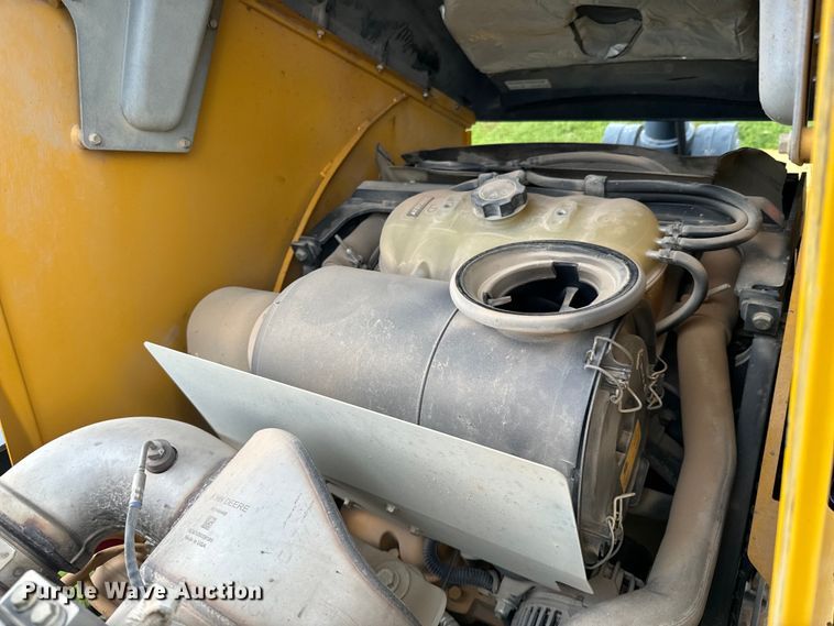 image for item DX0674 2014 John Deere 310SK backhoe