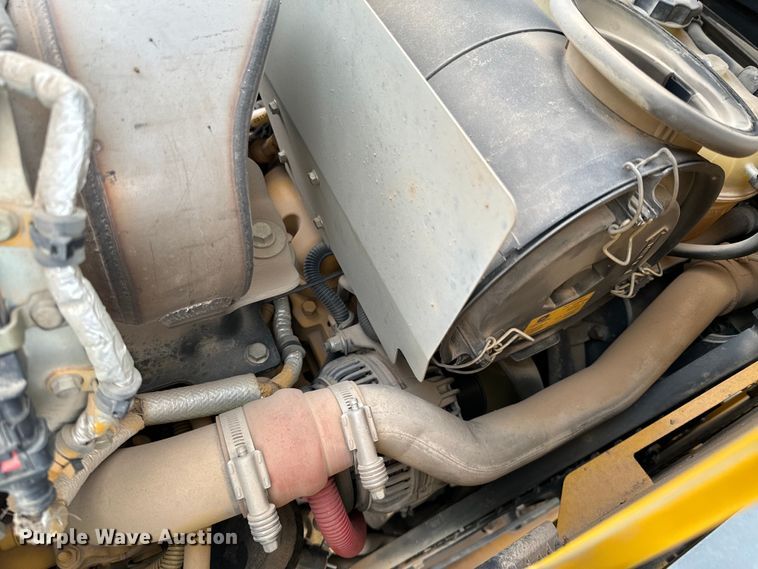 image for item DX0674 2014 John Deere 310SK backhoe