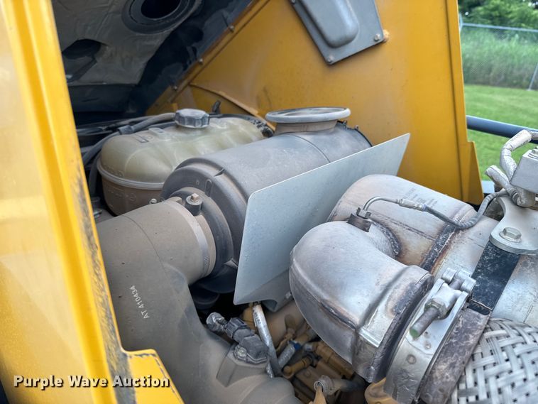 image for item DX0674 2014 John Deere 310SK backhoe