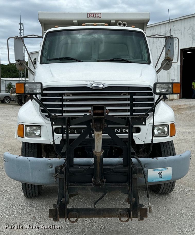 image for item DX0706 2005 Sterling L8500 dump truck