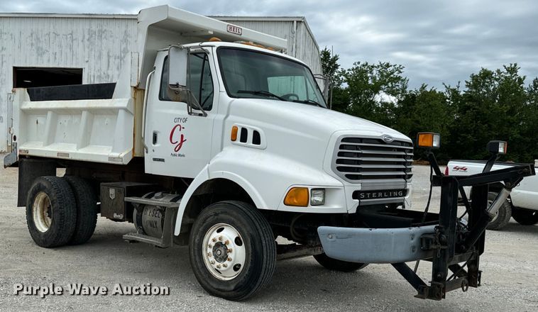 image for item DX0706 2005 Sterling L8500 dump truck