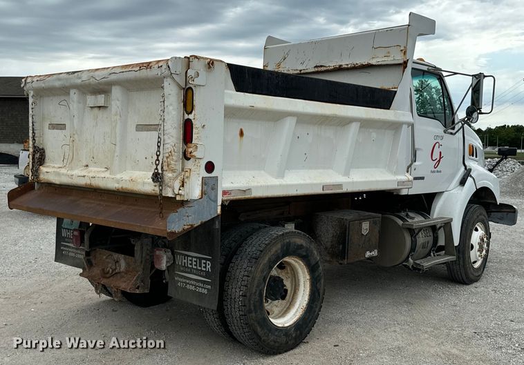 image for item DX0706 2005 Sterling L8500 dump truck