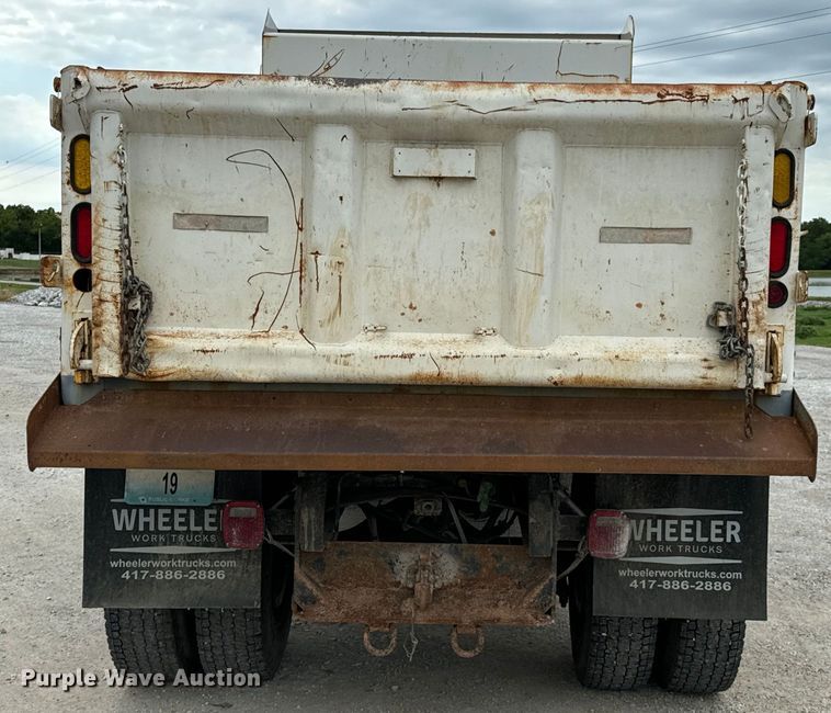 image for item DX0706 2005 Sterling L8500 dump truck