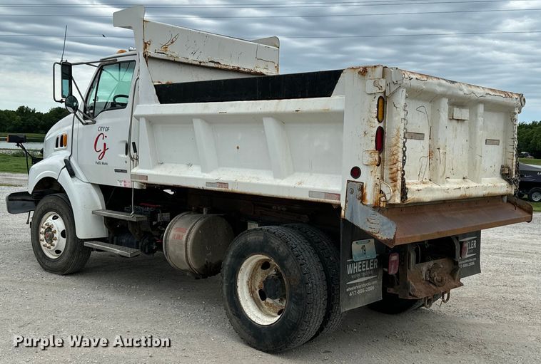 image for item DX0706 2005 Sterling L8500 dump truck
