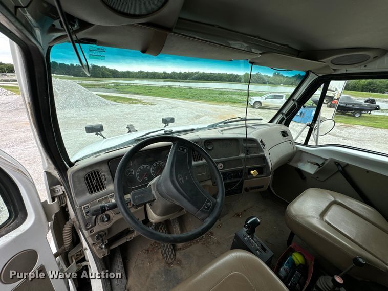image for item DX0706 2005 Sterling L8500 dump truck