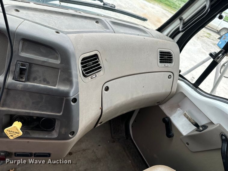 image for item DX0706 2005 Sterling L8500 dump truck