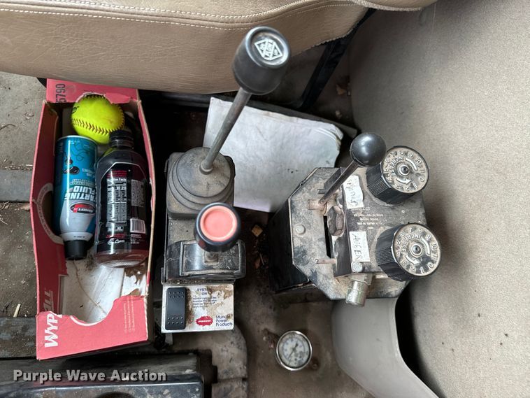 image for item DX0706 2005 Sterling L8500 dump truck