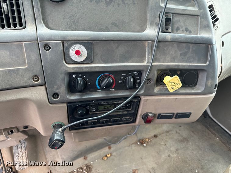 image for item DX0706 2005 Sterling L8500 dump truck