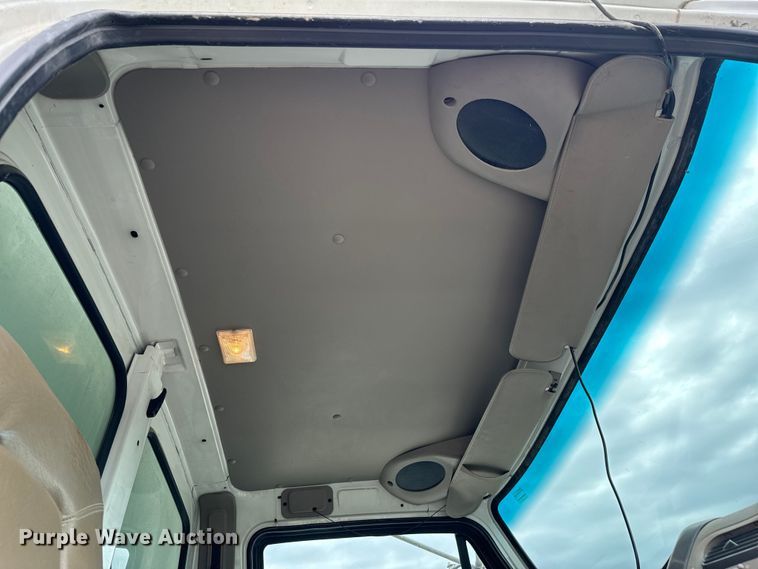 image for item DX0706 2005 Sterling L8500 dump truck