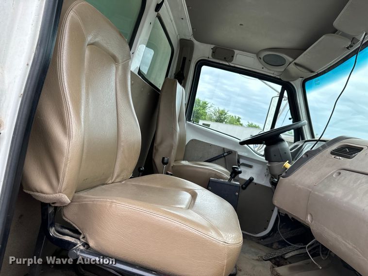 image for item DX0706 2005 Sterling L8500 dump truck